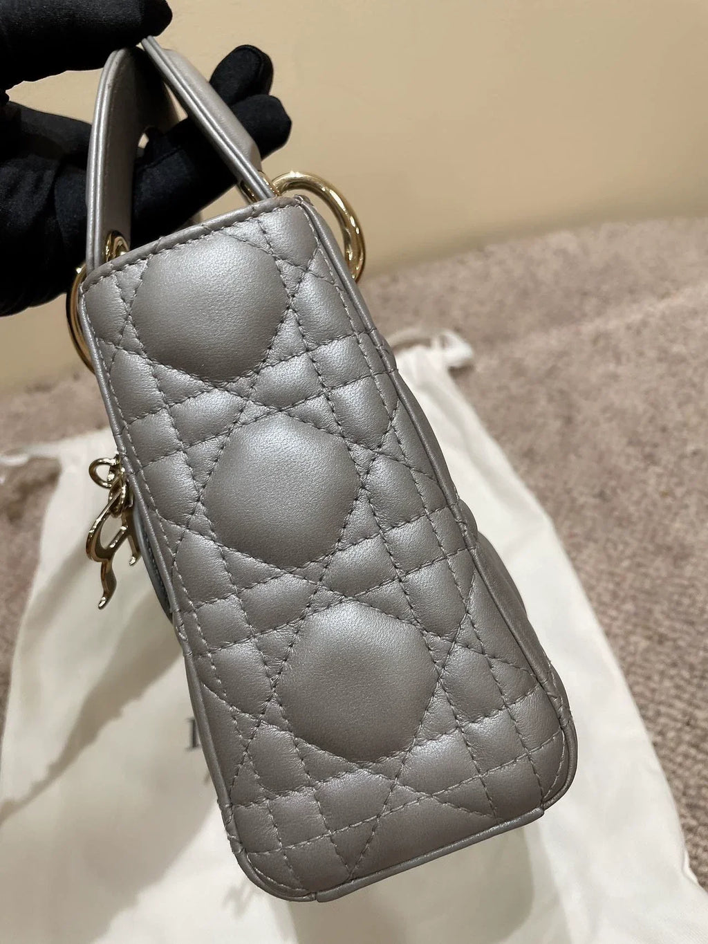 150626-bag-9 Dior three-panel pearlescent gray